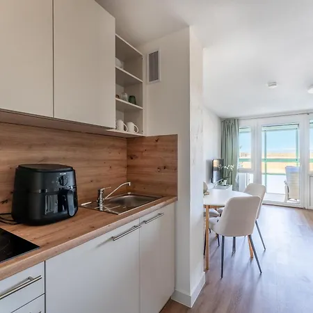 Gemuetliches 37qm - Balkon Und Naturblick Mit Pool Im Haus 아파트 로핀겐
