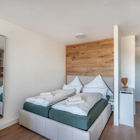 Gemuetliches 37qm - Balkon Und Naturblick Mit Pool Im Haus 로핀겐